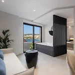Theta Boutique 4*