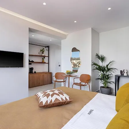 Theta Boutique 4*