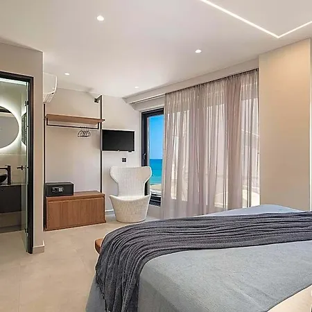 Theta Boutique Hotel 4*