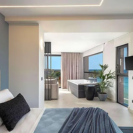 Theta Boutique 4*