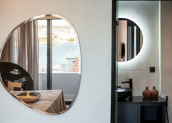 Theta Boutique Hotel 4*