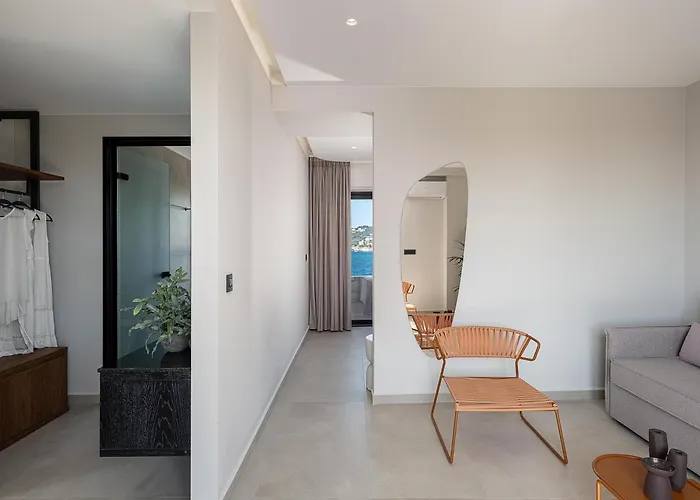 Theta Boutique Hotel 4*